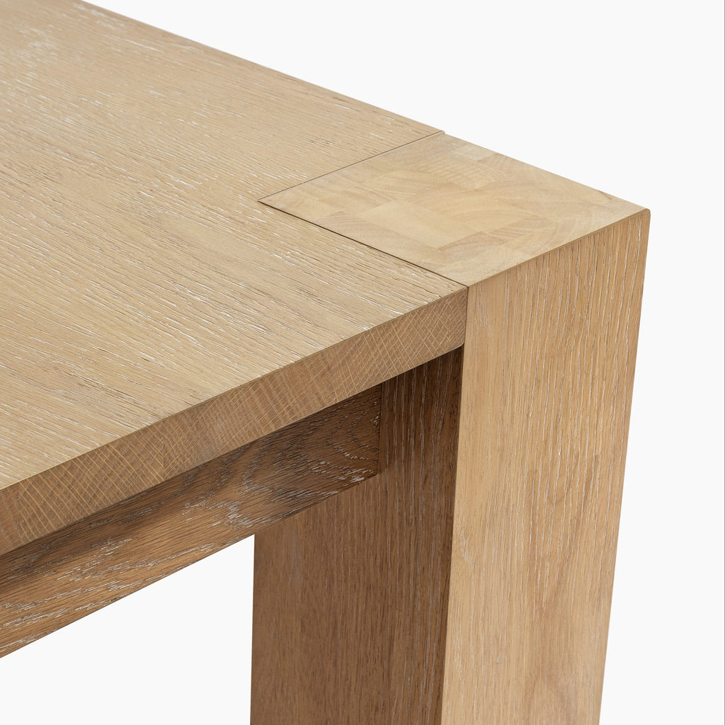 Edora Oak Extendable Dining Table (70.9" -92.5")